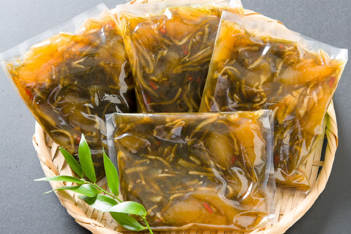 数の子屋こだわりの「松前漬」1kg(250g×4袋) 人気 魚卵 高級 ごはんのお供 惣菜 おかず 珍味 海鮮 海産物 海の幸 魚介 魚介類 魚卵 加工品 おせち　R001-014