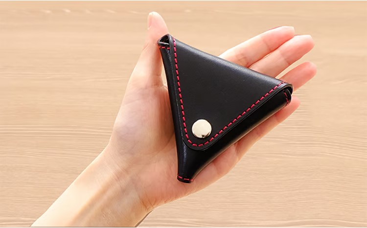 牛革 三角コインケース (小銭入れ) ブラック | 本革 レザー 革製品 小物入れ 男女兼用 メンズ レディース 革小物 財布 ミニ財布 ウォレット 日本製 北海道 滝川市