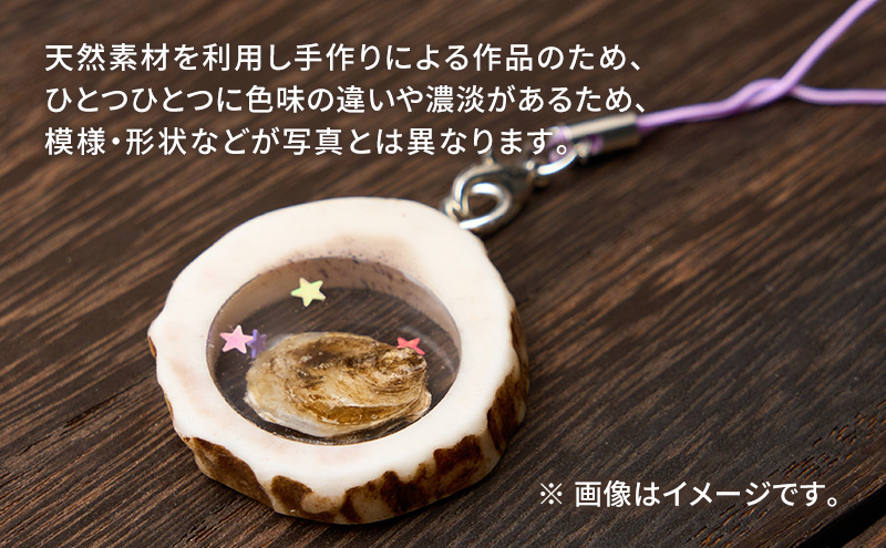 鹿角と牡蠣のストラップ 2個 [ 鹿 鹿角 ストラップ 牡蠣殻 牡蠣 雑貨 小物 お土産 プレゼント ギフト ハンドメイド 自然素材 北海道 厚岸町 ]