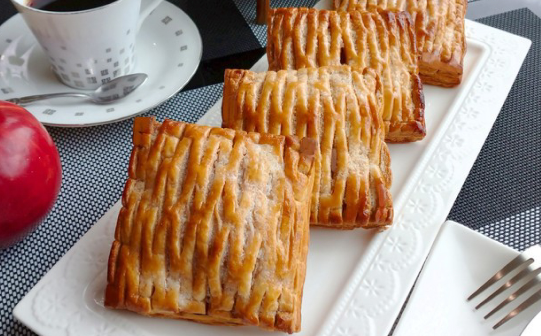 酪農王国のアップルパイ 大きな3号サイズ(4個入)【CM0000002】北海道 別海町 スイーツ 北海道スイーツ あっぷるぱい 詰め合わせ ギフト 贈り物 贈答 洋菓子 お菓子 パイ