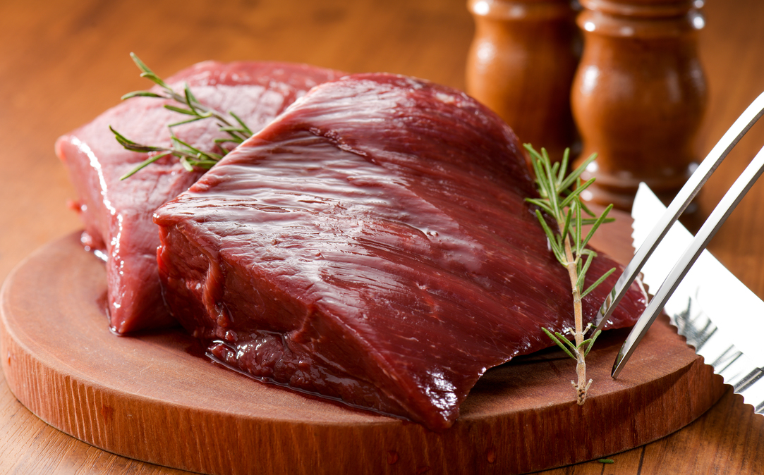 鹿肉 モモ 600g ( モモ300g ホエーモモ300g ) 北海道 別海町 鹿 肉 赤身肉 北海道産 ジビエ 柔らか【JY0000001】